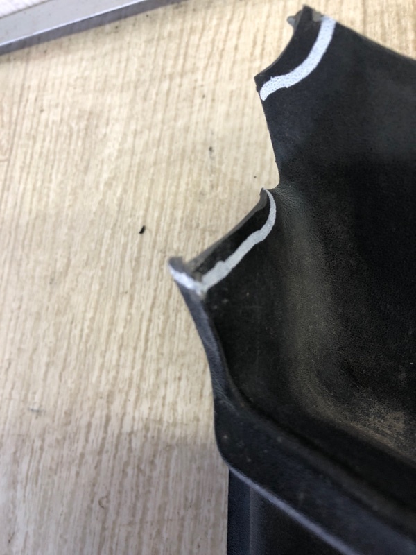 Пластик под лобовое стекло / Жабо VOLKSWAGEN PASSAT B7 11-15 A32 2.5 CBUA