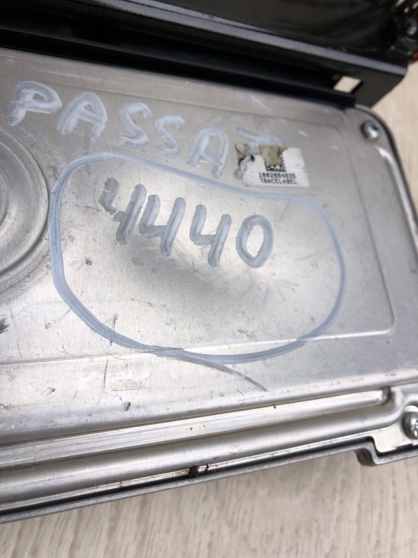 Блок управления двигателем VOLKSWAGEN PASSAT B7 11-15 A32 2.5 CBUA Блок управления двигателем VOLKSWAGEN PASSAT B7 11-15 A32 2.5 CBUA