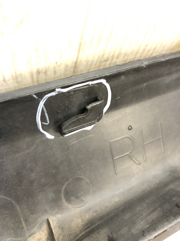 Накладка порога наружная правая SORENTO UM 14- 2015 UM 2.4 G4KJ