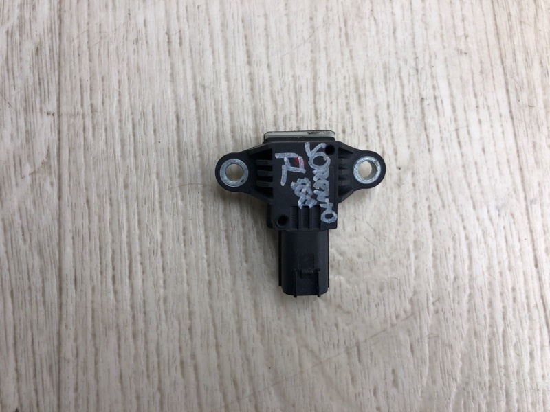 Запчасть датчик удара KIA SORENTO UM 14- 2015 UM 2.4 G4KJ 95920-B1050 Б/У Датчик удара KIA SORENTO UM 14- 2015 UM 2.4 G4KJ 95920-B1050 Б/У