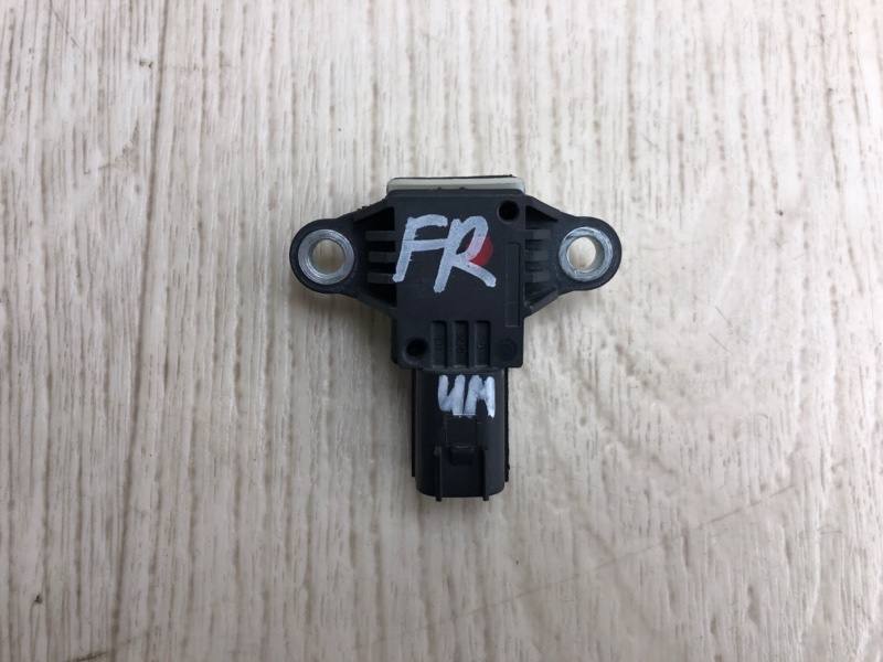 Датчик удара KIA SORENTO UM 14- 2015 UM 2.4 G4KJ 95920-B1050 Б/У