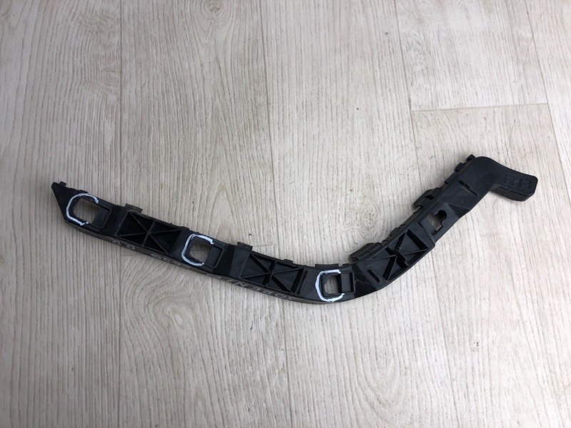 Кронштейн заднего бампера правый SORENTO UM 14- 2015 UM 2.4 G4KJ