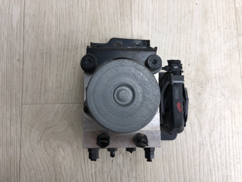 Блок ABS KIA SORENTO UM 14- 2015 UM 2.4 G4KJ 58910-C6800 Б/У