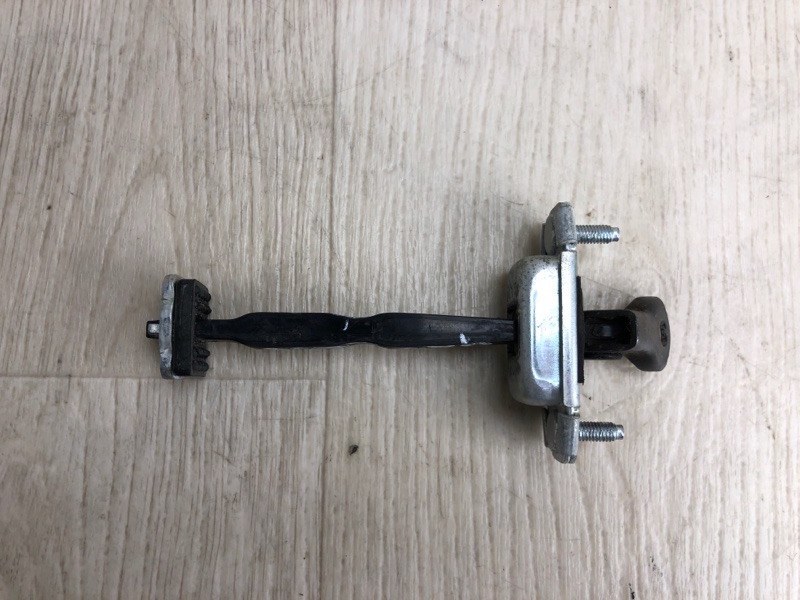 Ограничитель двери задний левый SORENTO UM 14- 2015 UM 2.4 G4KJ