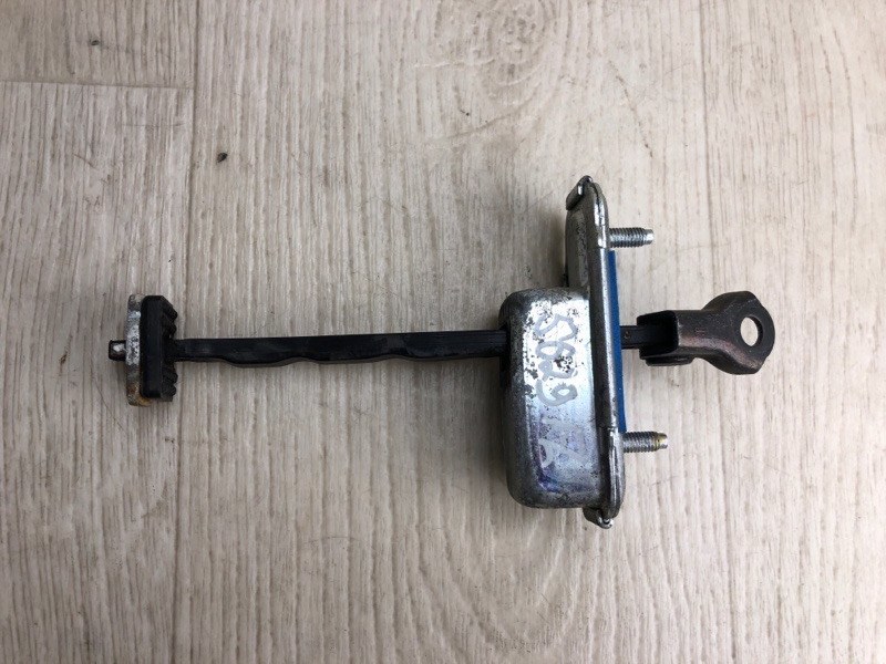 Ограничитель двери передний левый SORENTO UM 14- 2015 UM 2.4 G4KJ