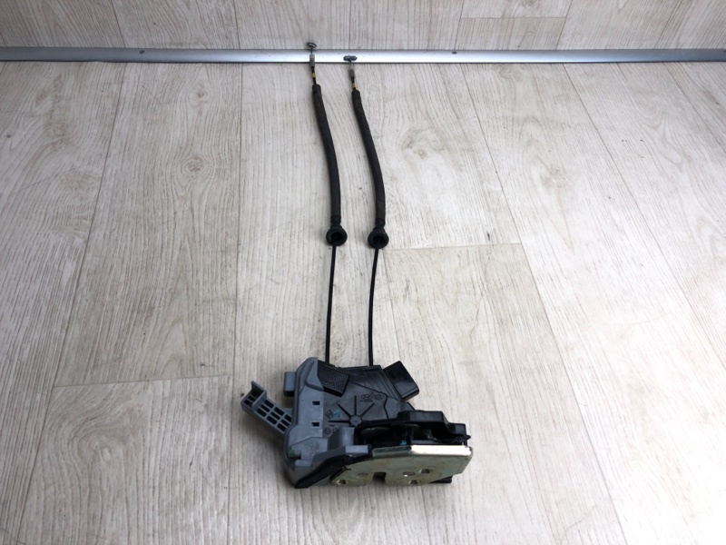 Запчасть замок двери задний правый KIA SORENTO UM 14- 2015 UM 2.4 G4KJ 81420-C5000 Б/У Замок двери задний правый KIA SORENTO UM 14- 2015 UM 2.4 G4KJ 81420-C5000 Б/У