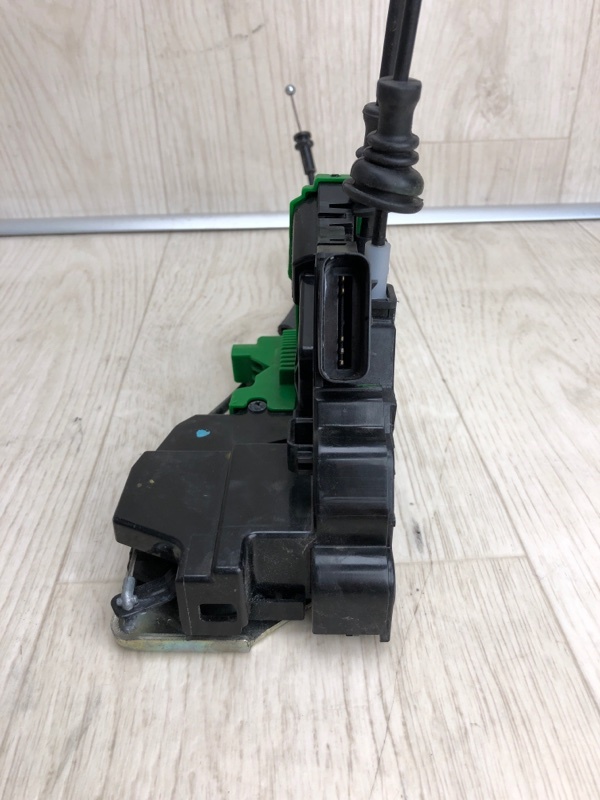 Замок двери передний правый KIA SORENTO UM 14- UM 2.4 G4KJ Замок двери передний правый KIA SORENTO UM 14- UM 2.4 G4KJ