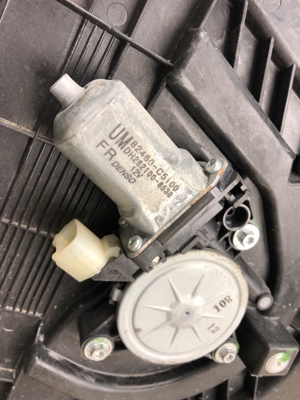 Стеклоподъемник передний правый SORENTO UM 14- 2015 UM 2.4 G4KJ Стеклоподъемник передний правый SORENTO UM 14- 2015 UM 2.4 G4KJ