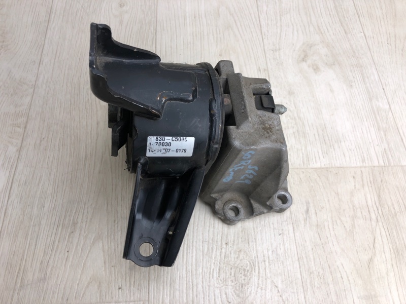 Запчасть подушка двигателя KIA SORENTO UM 14- 2015 UM 2.4 G4KJ 21830-C5000 Б/У Подушка двигателя KIA SORENTO UM 14- 2015 UM 2.4 G4KJ 21830-C5000 Б/У