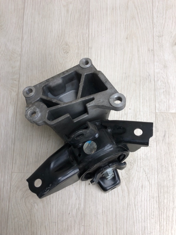 Подушка двигателя SORENTO UM 14- 2015 UM 2.4 G4KJ Подушка двигателя SORENTO UM 14- 2015 UM 2.4 G4KJ