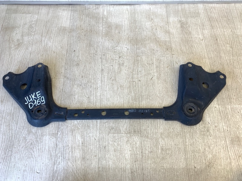 Крепление балки подвески переднее NISSAN JUKE 10-19 2010 F15 1.6 MR16DDT 544C4-1KA0B Б/У