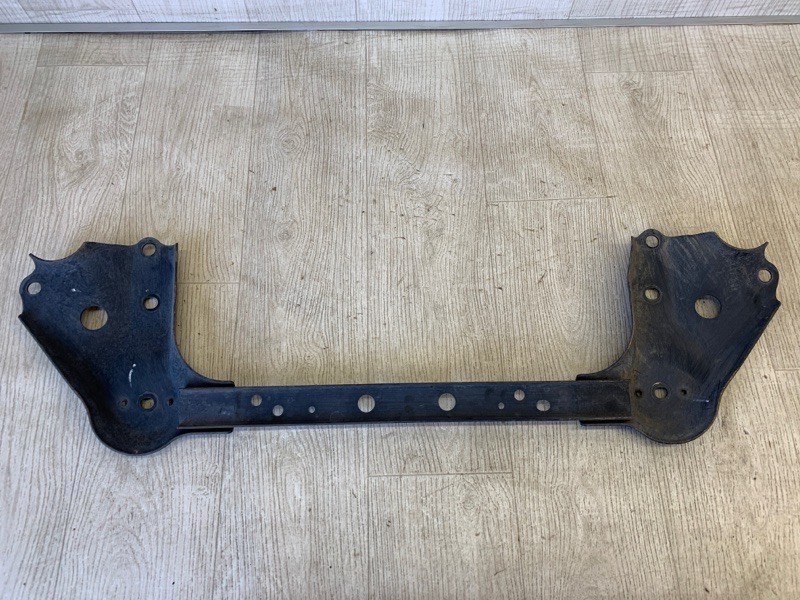 Крепление балки подвески переднее NISSAN JUKE 10-19 F15 1.6 MR16DDT