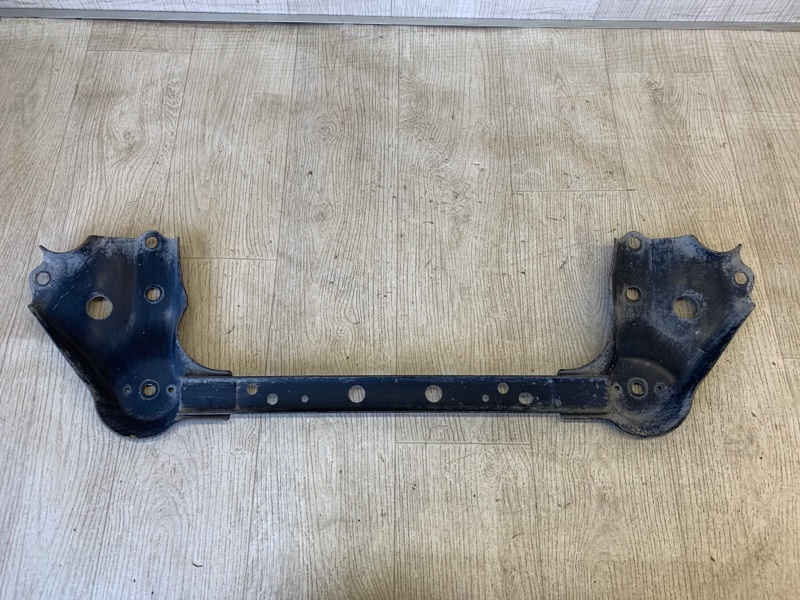 Крепление балки подвески переднее NISSAN JUKE 10-19 F15 1.6 MR16DDT