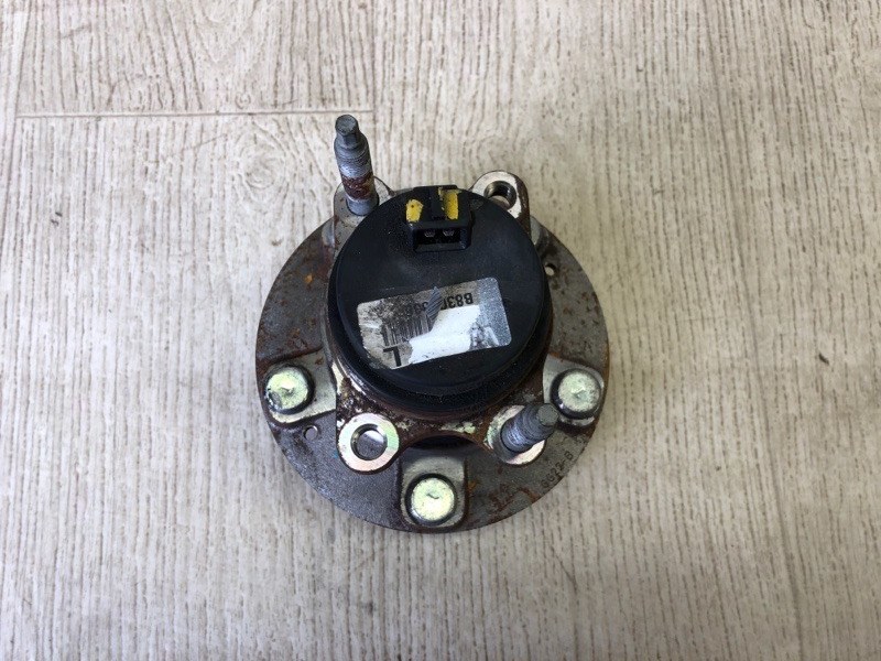 Запчасть ступица задняя KIA FORTE/CERATO TD 08-13 2011 TD 2.0 G4KD 52730-1M000 Б/У Ступица задняя KIA FORTE/CERATO TD 08-13 2011 TD 2.0 G4KD 52730-1M000 Б/У