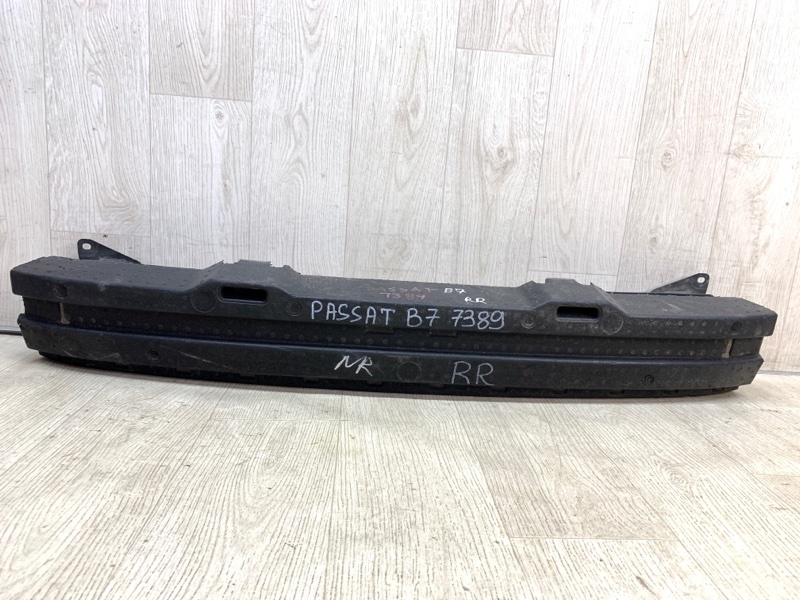 Усилитель заднего бампера VOLKSWAGEN PASSAT B7 11-15 2014 A32 1.8 CPRA 561 807 305 Б/У