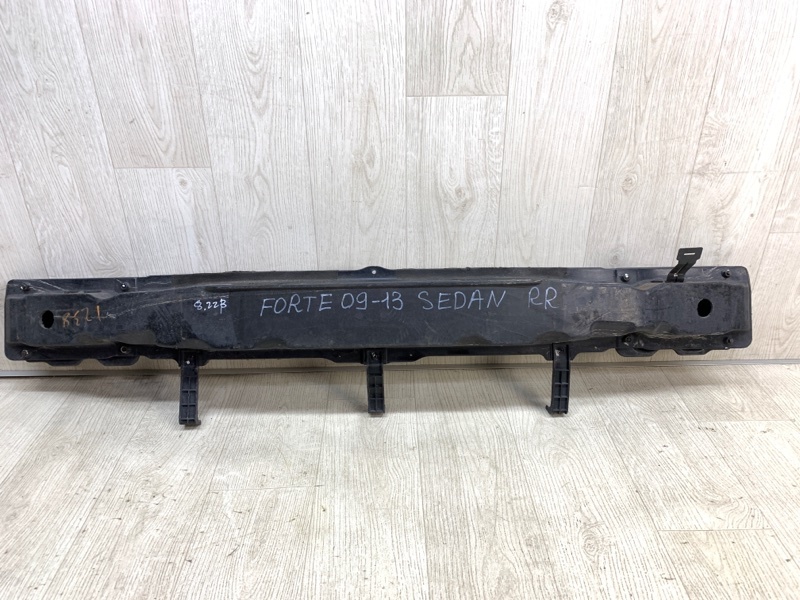 Усилитель заднего бампера KIA FORTE/CERATO TD 08-13 2011 TD 2.0 G4KD 86630-1M000 Б/У