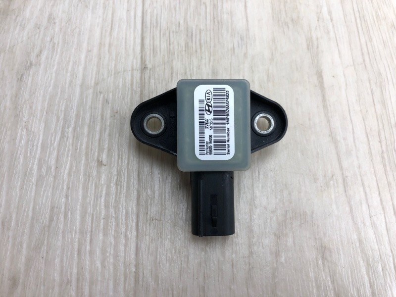 Запчасть датчик удара KIA FORTE/CERATO TD 08-13 2011 TD 2.0 G4KD 95920-1M200 Б/У Датчик удара KIA FORTE/CERATO TD 08-13 2011 TD 2.0 G4KD 95920-1M200 Б/У