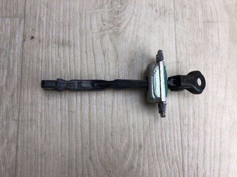 Ограничитель двери задний левый FORTE/CERATO TD 08-13 2011 TD 2.0 G4KD Ограничитель двери задний левый FORTE/CERATO TD 08-13 2011 TD 2.0 G4KD