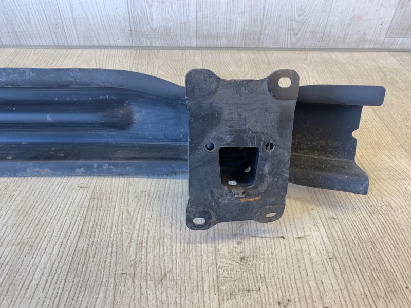 Усилитель заднего бампера JETTA USA 10-17 2011 162 CBTA 2.5L