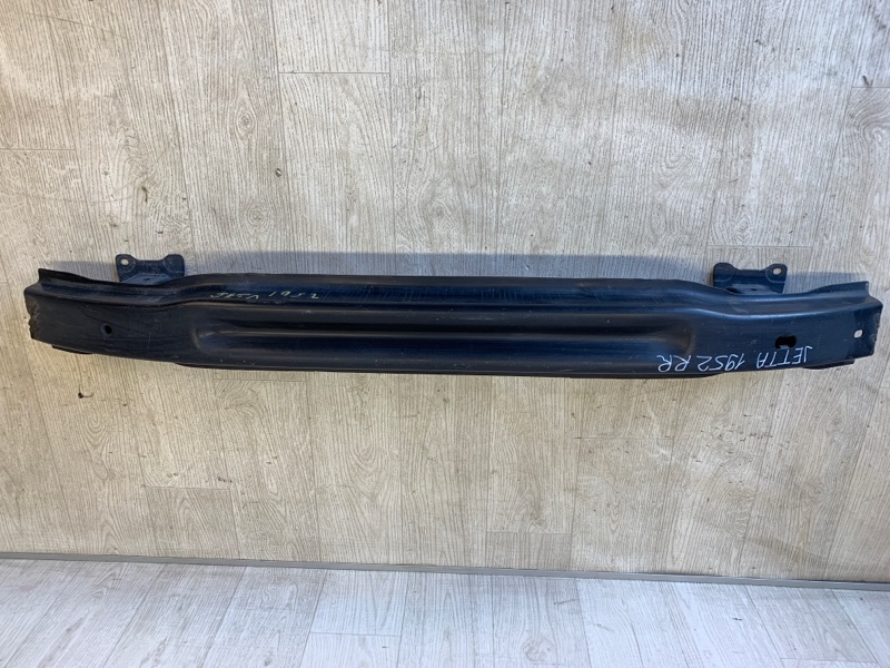 Усилитель заднего бампера VOLKSWAGEN JETTA USA 10-17 2011 162 CBTA 2.5L 5C6 807 305 B Б/У