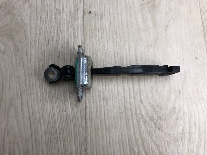 Запчасть ограничитель двери задний правый KIA FORTE/CERATO TD 08-13 2011 TD 2.0 G4KD 79490-1M000 Б/У Ограничитель двери задний правый KIA FORTE/CERATO TD 08-13 2011 TD 2.0 G4KD 79490-1M000 Б/У