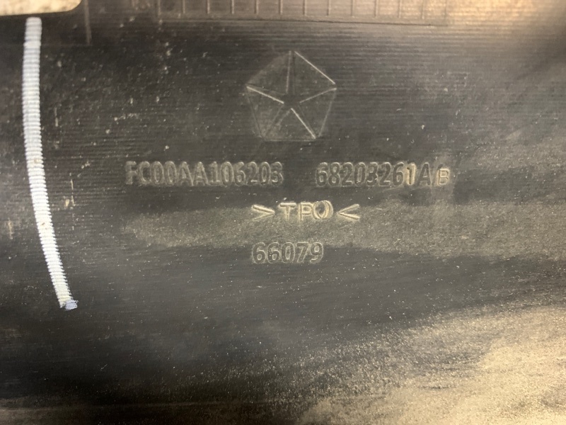 Бампер задний CHEROKEE 14- 2017 KL 2.4 ED6