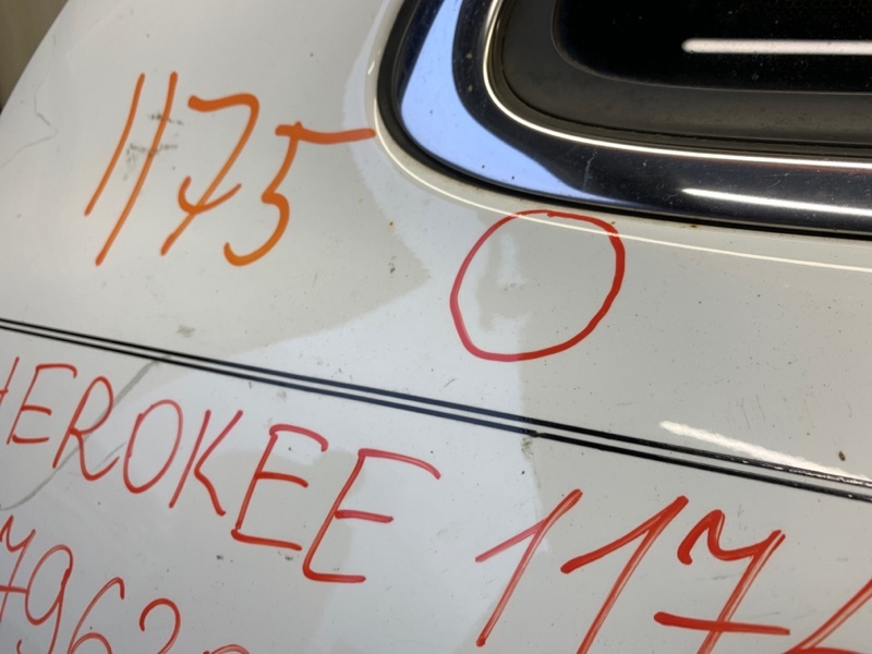 Четверть кузова задняя правый CHEROKEE 14- 2017 KL 2.4 ED6 Четверть кузова задняя правый CHEROKEE 14- 2017 KL 2.4 ED6