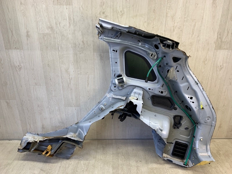 Четверть кузова задняя правый CHEROKEE 14- 2017 KL 2.4 ED6 Четверть кузова задняя правый CHEROKEE 14- 2017 KL 2.4 ED6