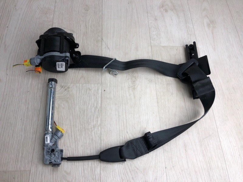Ремень безопасности передний правый FORD FOCUS 10-18 2015 CB8 2.0 XQDA DM5Z-54611B08-DB Б/У