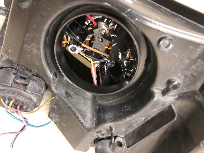 Фара правая FOCUS 10-18 2013 BK 2.0 XQDA