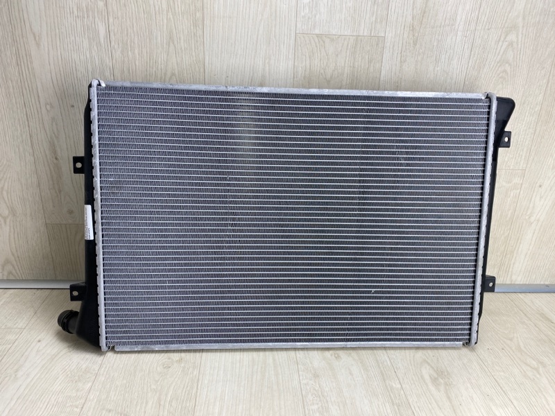 Радиатор основной VOLKSWAGEN JETTA 05-10 2.0 TDi 65291A новая