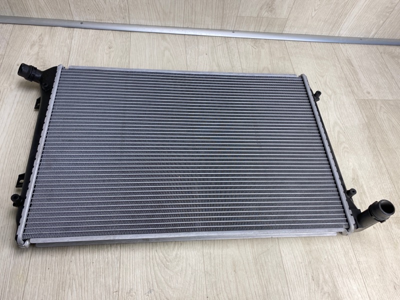 Радиатор основной JETTA 05-10 2.0 TDi