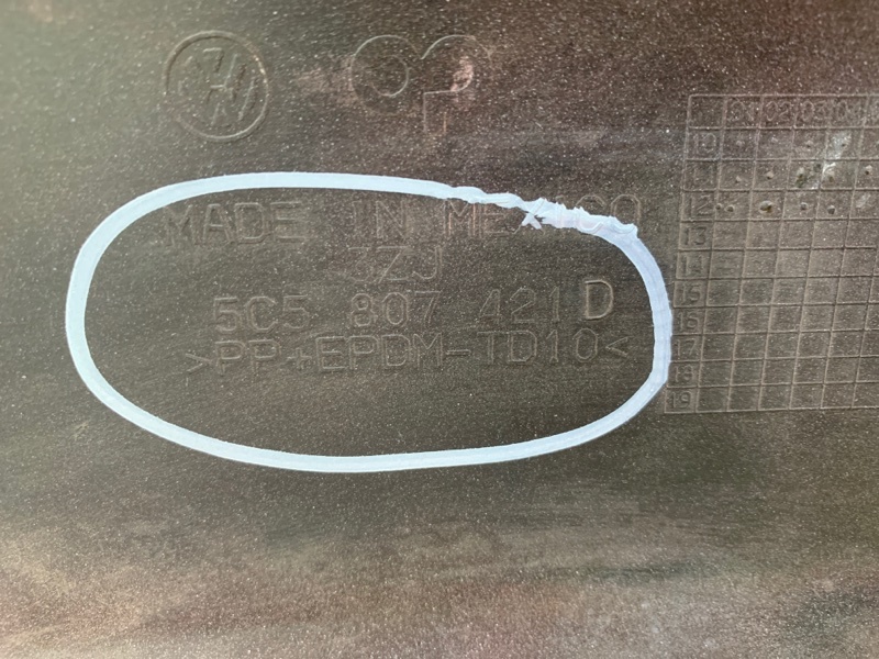 Бампер задний BEETLE 11-19 2012 5C1 CBTA 2.5L