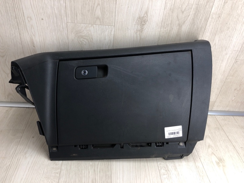 Бардачок VOLKSWAGEN PASSAT B7 11-15 2012 A32 2.5 CBUA 561 857 101 B 82V Б/У