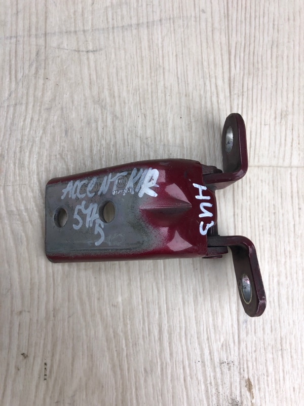 Запчасть петля двери нижняя задняя правая HYUNDAI ACCENT MC 06-10 2007 MC 1.6 G4ED 79360-1E000 Б/У Петля двери нижняя задняя правая HYUNDAI ACCENT MC 06-10 2007 MC 1.6 G4ED 79360-1E000 Б/У