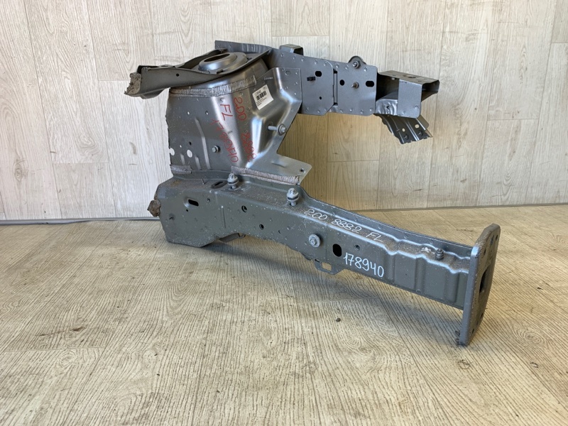 Запчасть лонжерон передний левый CHRYSLER 200 14-16 2016 UF 2.4 ED6 68267071AB Б/У Лонжерон передний левый CHRYSLER 200 14-16 2016 UF 2.4 ED6 68267071AB Б/У