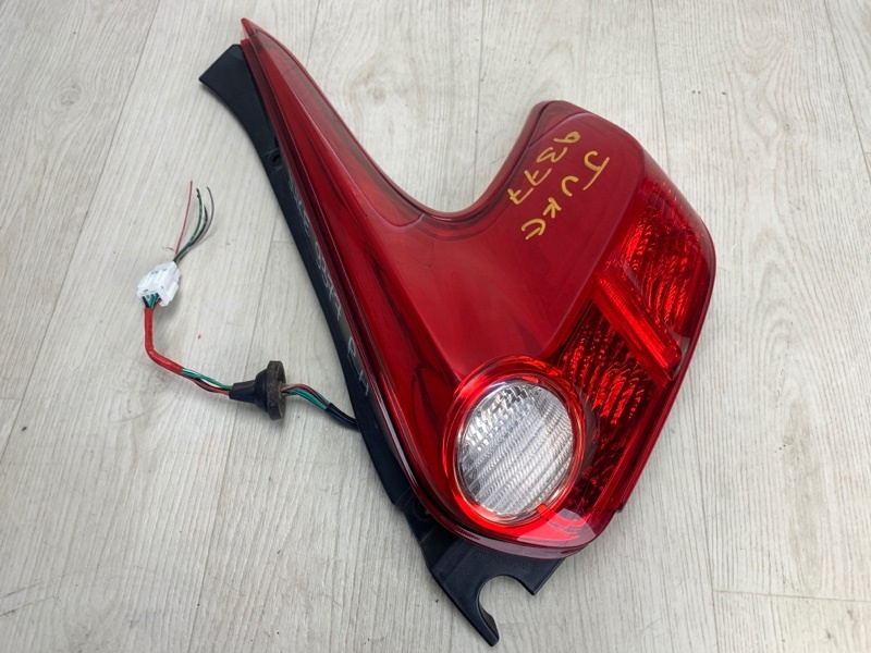 Фонарь наружный задний правый JUKE 10-19 2011 F15 1.6 MR16DDT