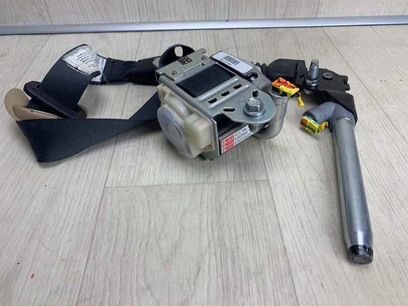 Ремень безопасности передний правый HYUNDAI ELANTRA MD 10-15 MD 1.8 G4NB