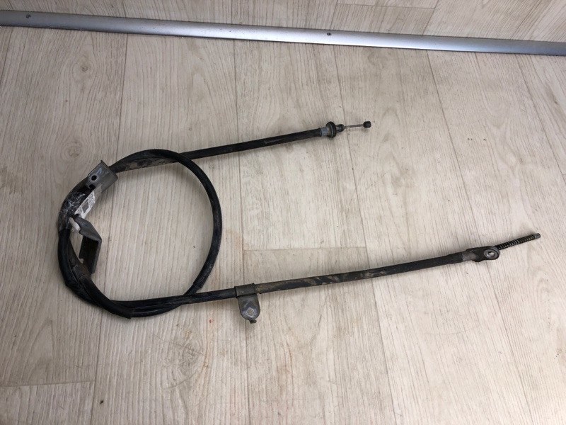 Трос стояночного тормоза левый X-TRAIL/ROGUE T32 13-20 2015 T32 2.5 QR25DE