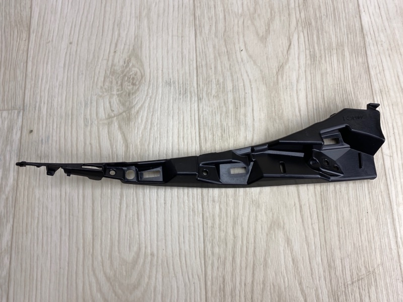 Запчасть кронштейн крепления фары передний правый LEXUS LS500 18- 81137-50C20 новая Кронштейн крепления фары передний правый LEXUS LS500 18- 81137-50C20 новая