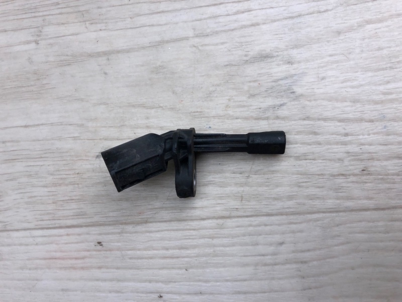 Датчик ABS задний правый VOLKSWAGEN BEETLE 11-19 2012 5C1 CBTA 2.5L WHT 003 858 Б/У