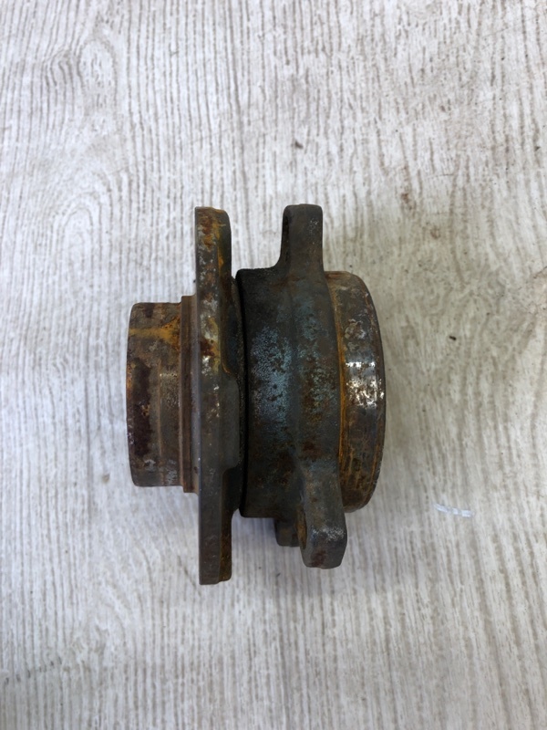 Ступица передняя CHEROKEE 14- 2014 KL 3.2 EHB