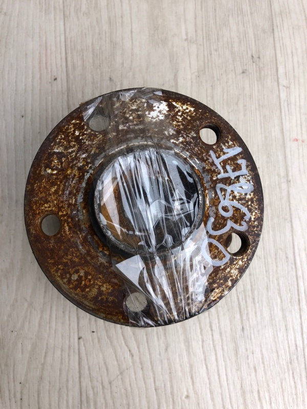 Ступица передняя VOLKSWAGEN BEETLE 11-19 2012 5C1 CBTA 2.5L 8J0 598 625 Б/У