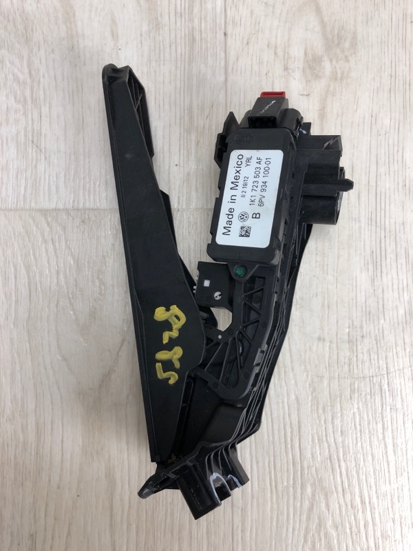 Педаль газа BEETLE 11-19 2012 5C1 CBTA 2.5L