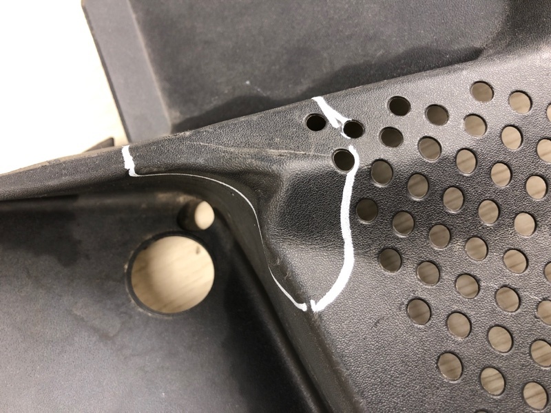 Пластик под лобовое стекло / Жабо левый BEETLE 11-19 2012 5C1 CBTA 2.5L