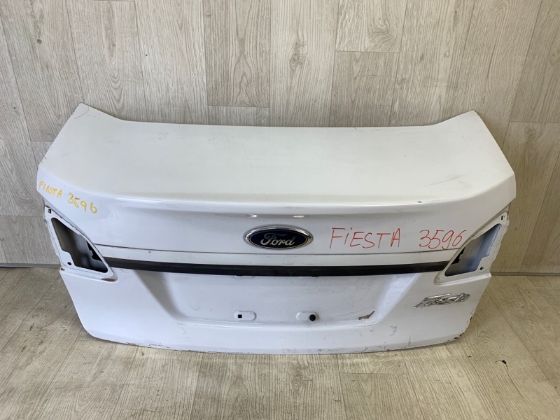 Запчасть крышка багажника FORD FIESTA 08-17 2013 CCN 1.6 HXJB AE8Z-5440110-A Б/У Крышка багажника FORD FIESTA 08-17 2013 CCN 1.6 HXJB AE8Z-5440110-A Б/У