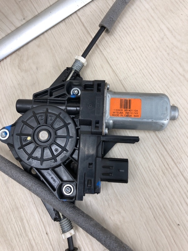 Стеклоподъемник передний правый CHEROKEE 14- 2014 KL 3.2 EHB Стеклоподъемник передний правый CHEROKEE 14- 2014 KL 3.2 EHB