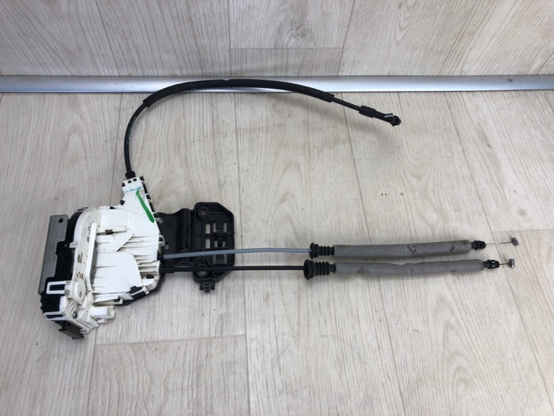 Запчасть замок двери задний левый JEEP CHEROKEE 14- 2014 KL 3.2 EHB 4589915AD Б/У Замок двери задний левый JEEP CHEROKEE 14- 2014 KL 3.2 EHB 4589915AD Б/У