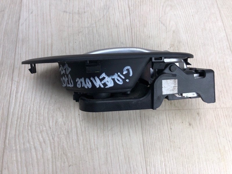 Ручка двери внутренняя правая CHEROKEE 14- 2014 KL 3.2 EHB Ручка двери внутренняя правая CHEROKEE 14- 2014 KL 3.2 EHB