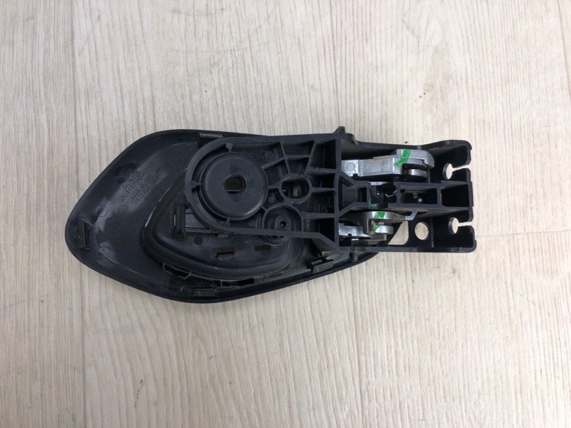 Ручка двери внутренняя правая JEEP CHEROKEE 14- KL 3.2 EHB Ручка двери внутренняя правая JEEP CHEROKEE 14- KL 3.2 EHB